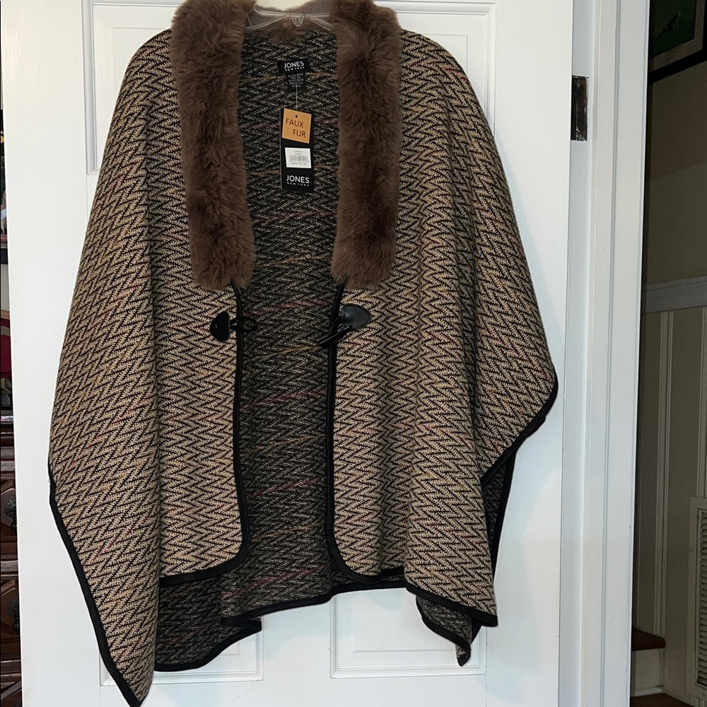 Ladies Faux Fur Poncho